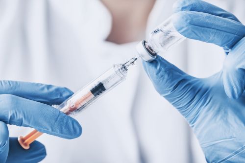 SARS-CoV-2 : une piste de vaccin efficace contre tous les variants